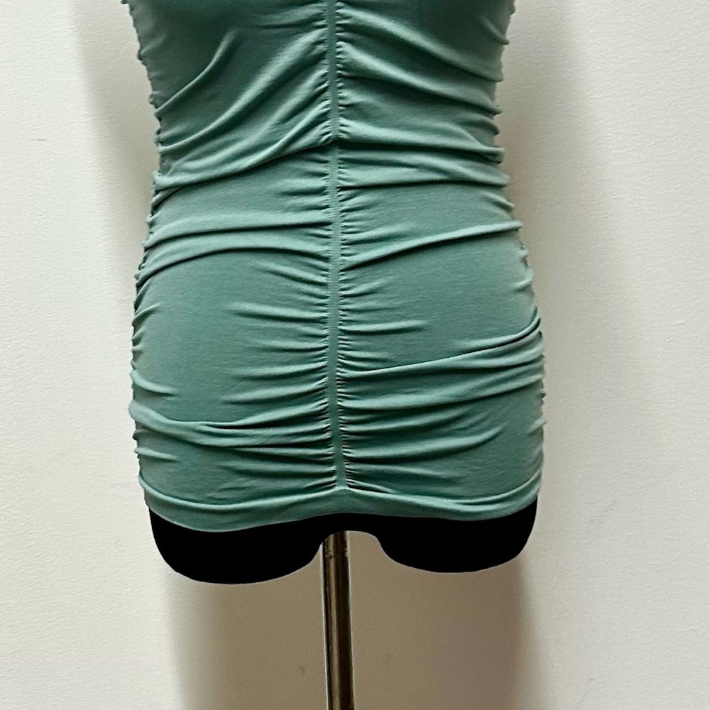 NWT….BCBG MAXAZRIA Green scrunched tank top, XS - Picture 6 of 7